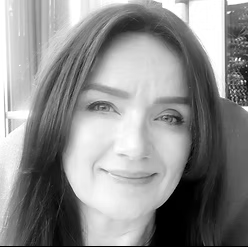 Portret van Violeta Astratinei